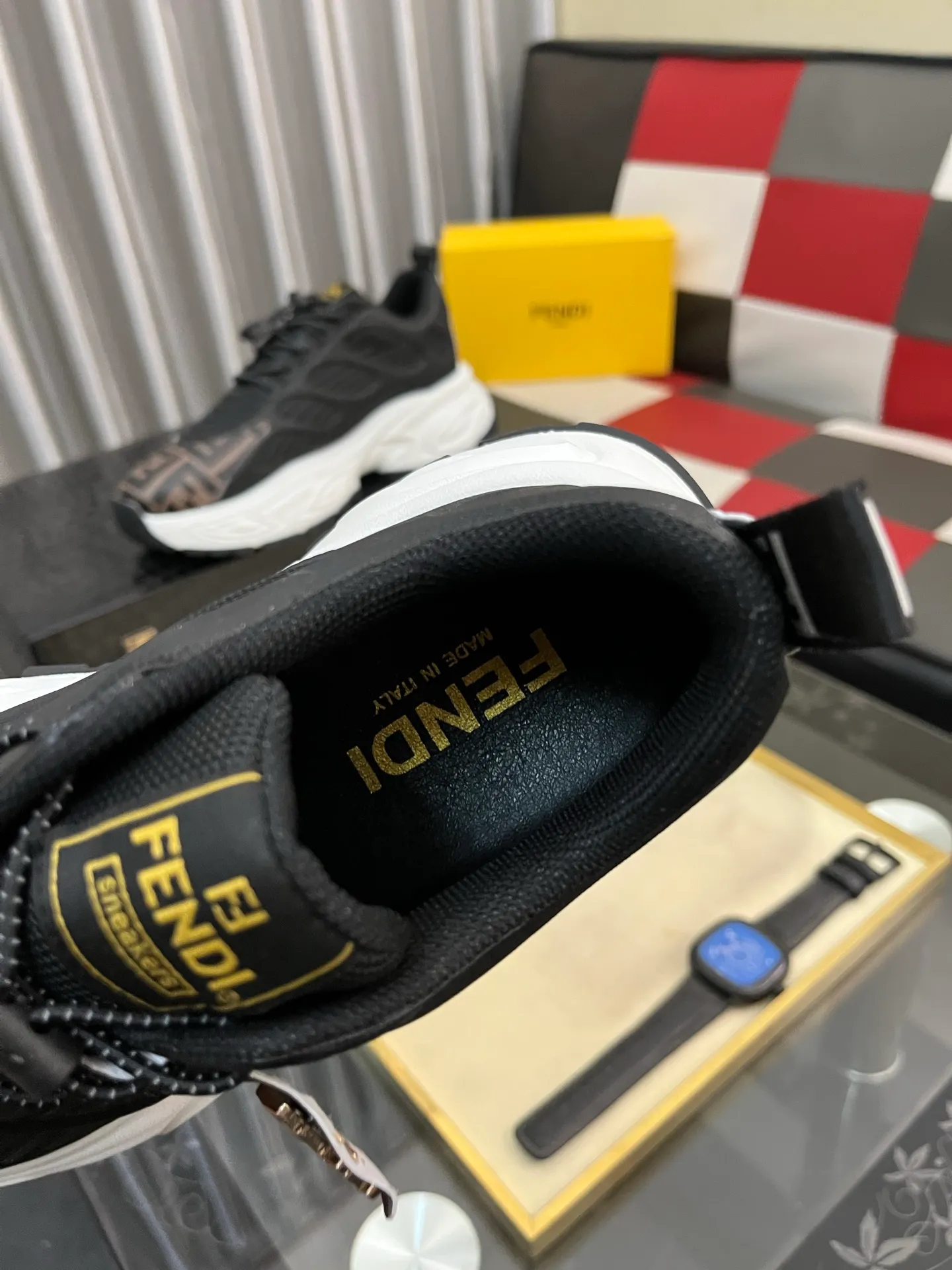 Men's Men's Shoes💰438⌚️⌚️[Fendi] Fendi's latest casual shoes for men! Available at counters simultaneously! A one-to-one replica of the original. Made entirely of imported top-grain calfskin, the interior is made of top-grain water-dyed cowhide, and the original factory-supplied rubber outsole. Leading new fashion concepts. Matching code: 38-44 2️⃣colors available